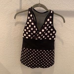 Lululemon Deep V athletic top with shelf bra. 6